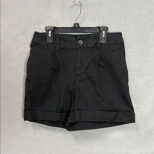 Women’s A New Day Black Rolled Cuff Shorts Size Small EUC